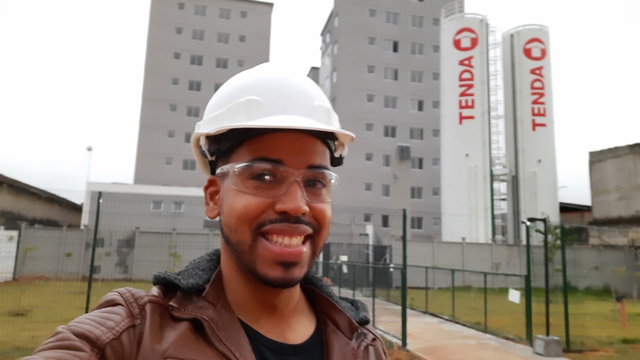 Foto no dia do encerramento de projeto de condomínio residencial